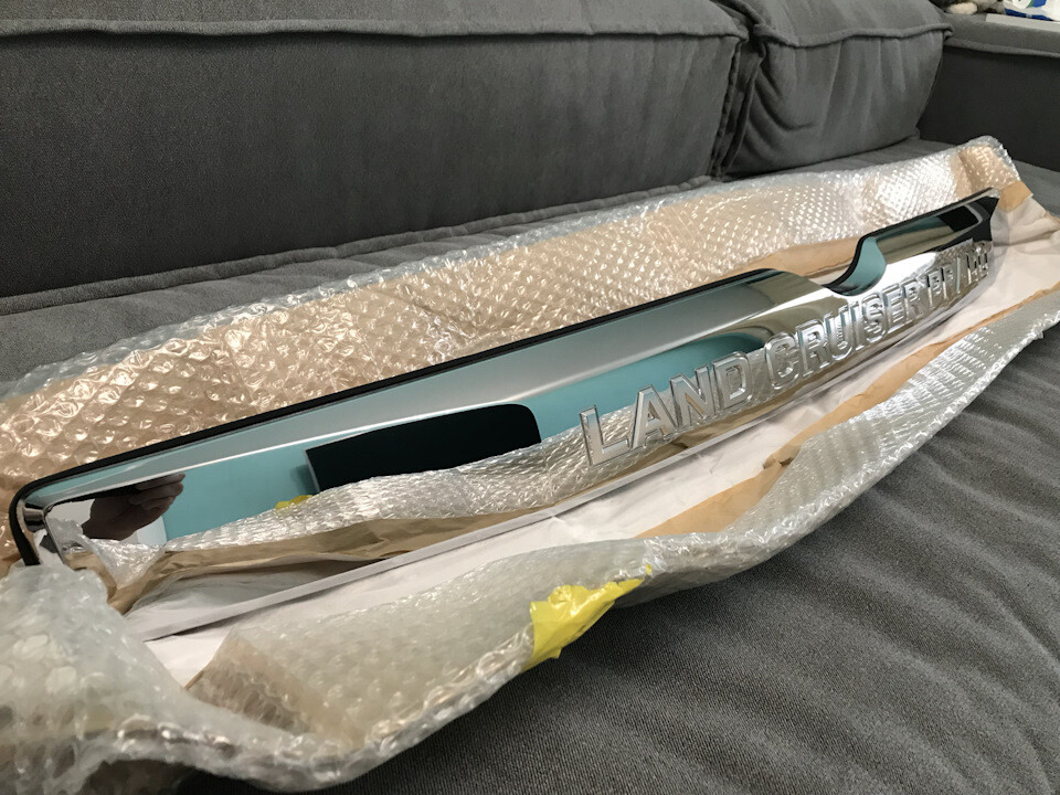 Toyota Genuine OEM Back Door Outside Garnish No.2 76810-60040 Land