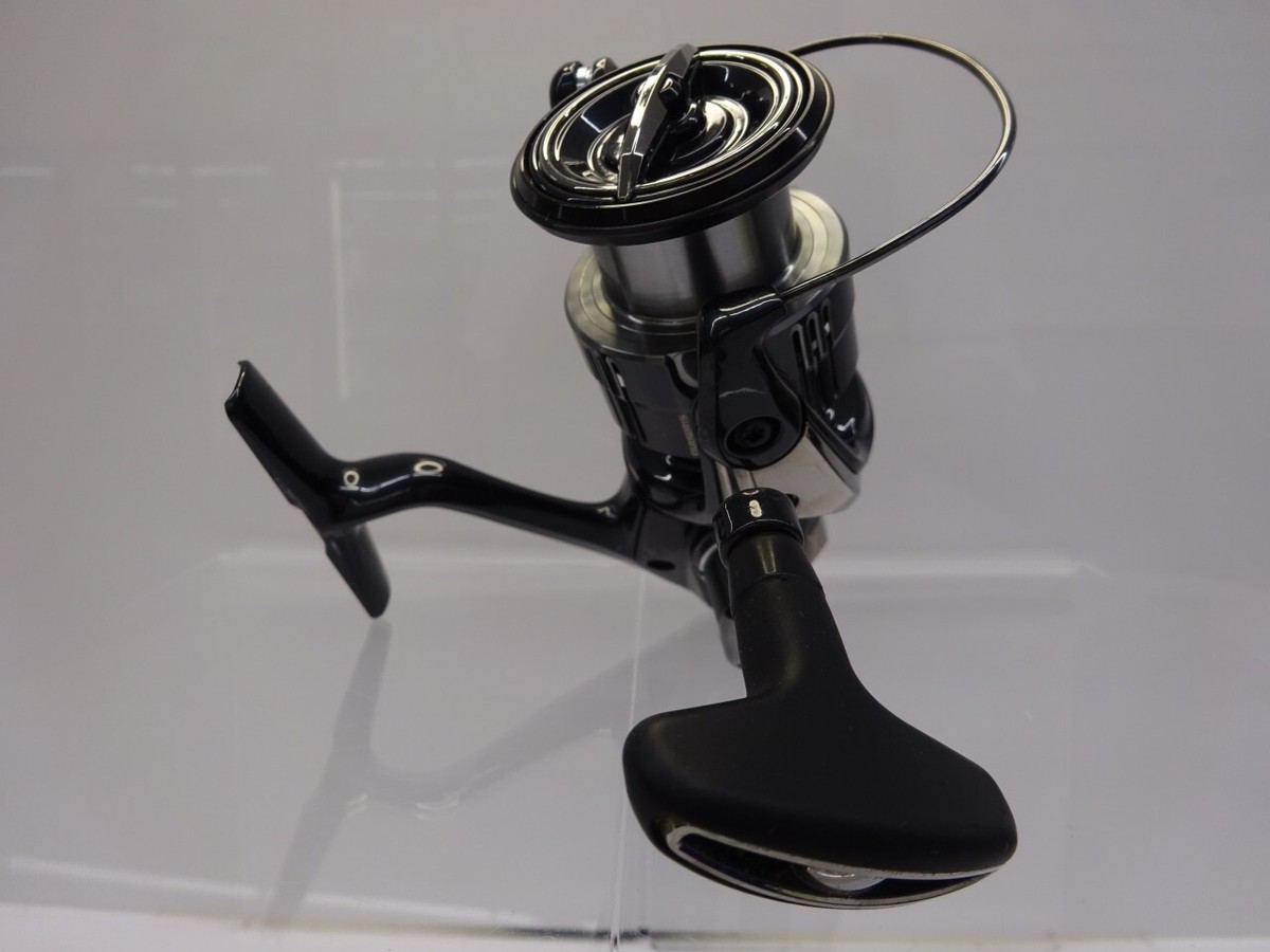 Shimano 19 Vanquish C3000 Spinning Reel 5.3 Gear Used from Japan