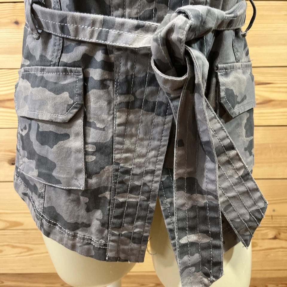 GILI Camouflage Vest 6 Printed Belted Zip Neck Stretch Sleeveless Green B159 - Image 4 of 4