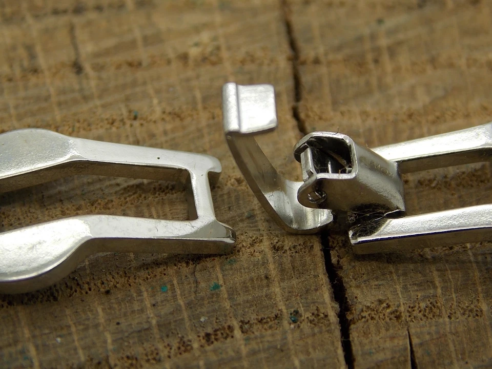 Pulsera Rowi de acero inoxidable con cierre de mariposa de 16 mm vintage nueva de colección Foto 3 de 4