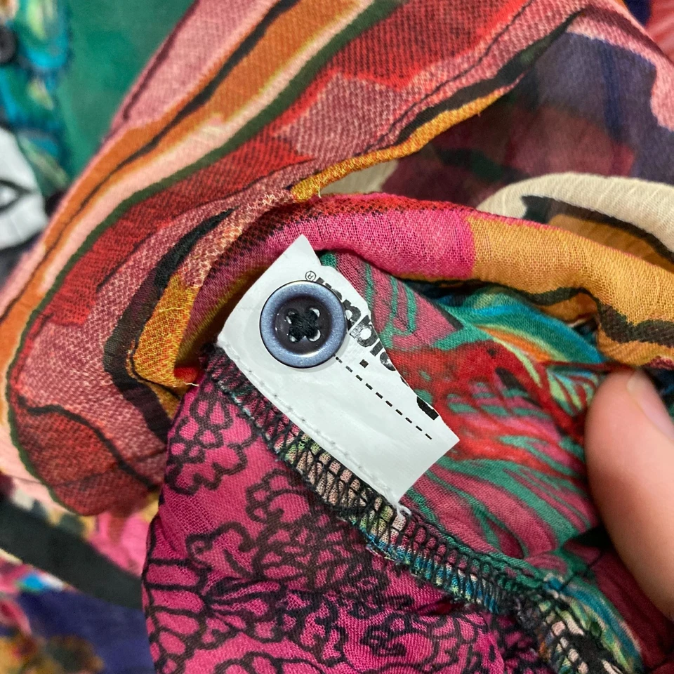 Blusa Desigual Feminina Tamanho Médio Manga Transparente Botão Cintura Gota 33410 - Imagem 4 de 4