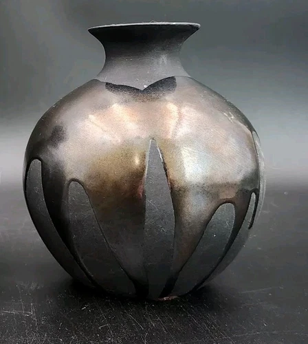 Vase Haeger Black Volcanic Lava Glaze Pottery Raku Vintage 1980s