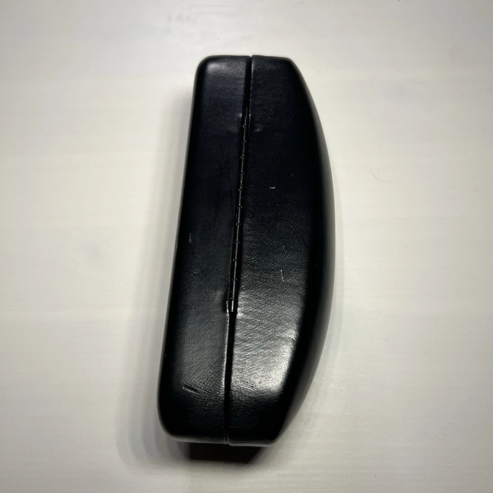 Estuche para gafas Coach New York negro con cubierta dura Foto 2 de 4