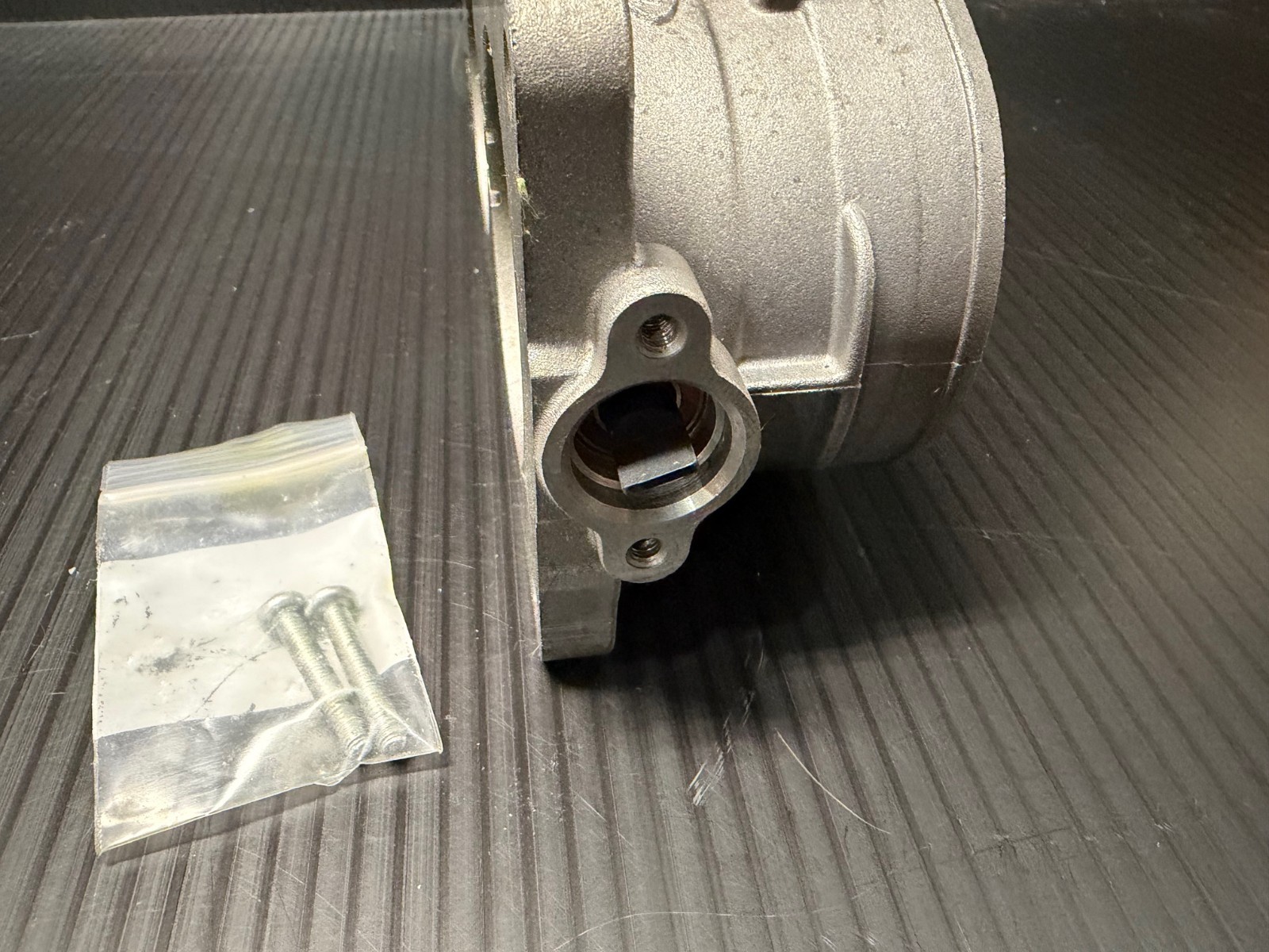 2005-2006 Ford GT GT40 Supercar Cable Throttle Body 4G72-9E926-AA Used OEM