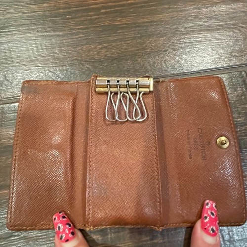 Louis Vuitton Canvas LV Keyholder - Picture 5 of 9