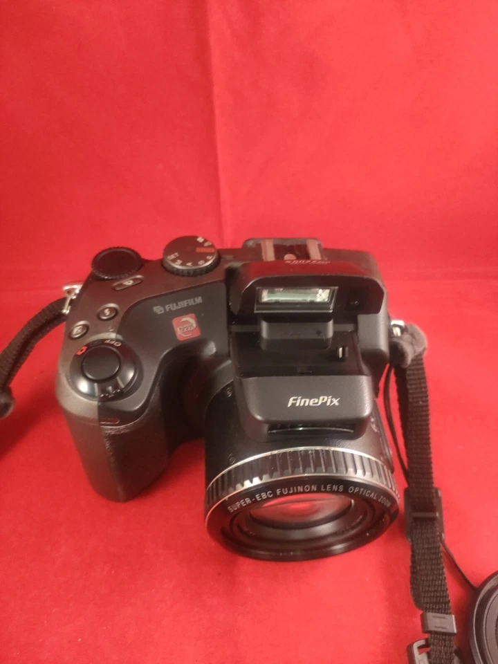 Fujifilm FinePix S Series S602 Zoom 3.1MP Digital Camera + CF Card 4, photo 2 of 5