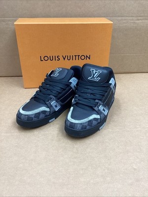 Louis vuitton trainer sneaker size USA 8.5 black/grey w/BOX