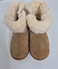 UGG Toddler Sammee Boots Size 7 Girls NEW WITHOUT BOX