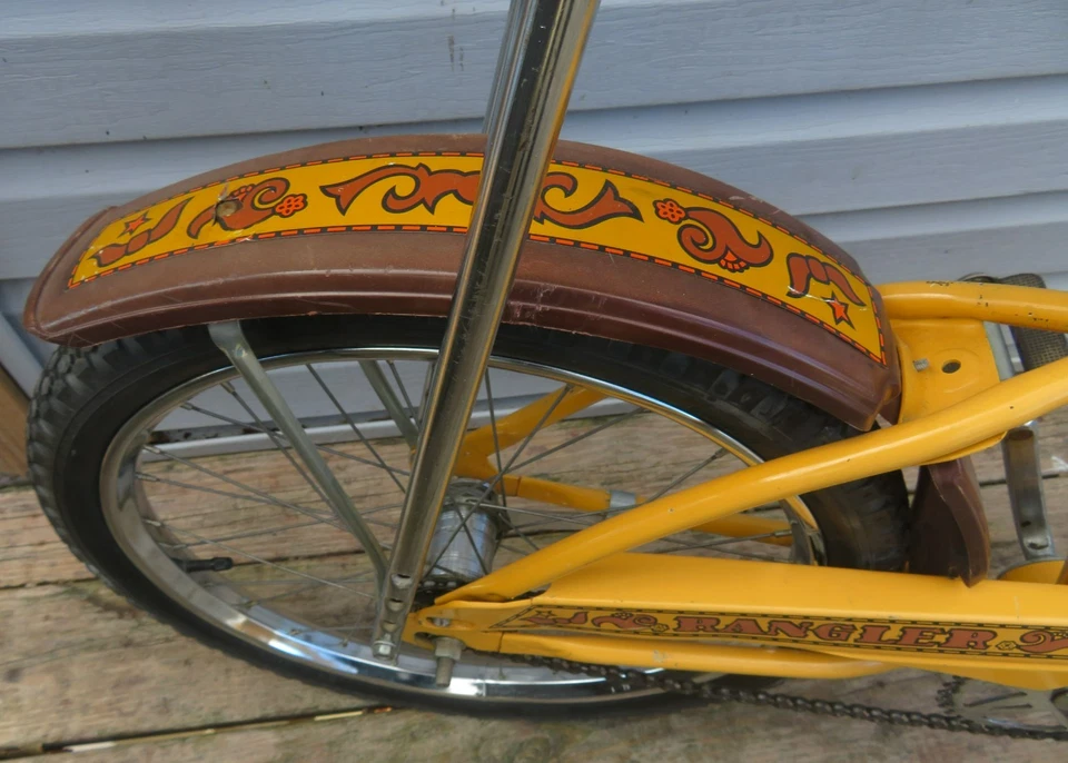 vintage Huffy Rangler Cowboy Banana Seat 1979 muscle Bicycle sting ray Bike - Image 2 of 4