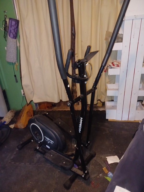 HASIMAN E305 Elliptical Machine, Black Metal/Plastic, LCD Display Console