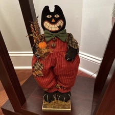 Primative Folk Art Halloween Black Cat Figurine