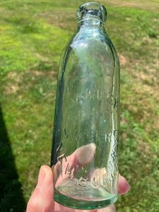 Oakley 146 Water St Newburgh NY Gravitating Stopper Type Hutchinson Soda Nice