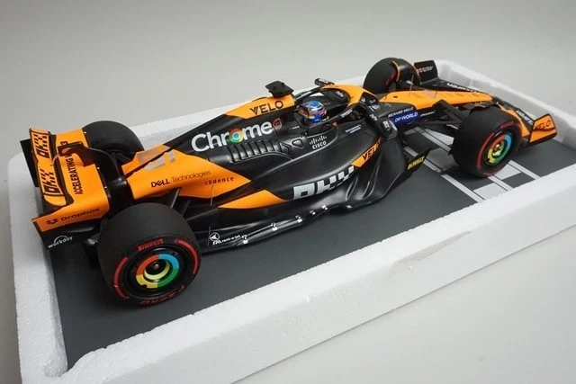 1:18 MINICHAMPS 537241981 McLaren F1 Team MCL38 Emilia Romagna GP 2024 #81 - Image 4 of 4