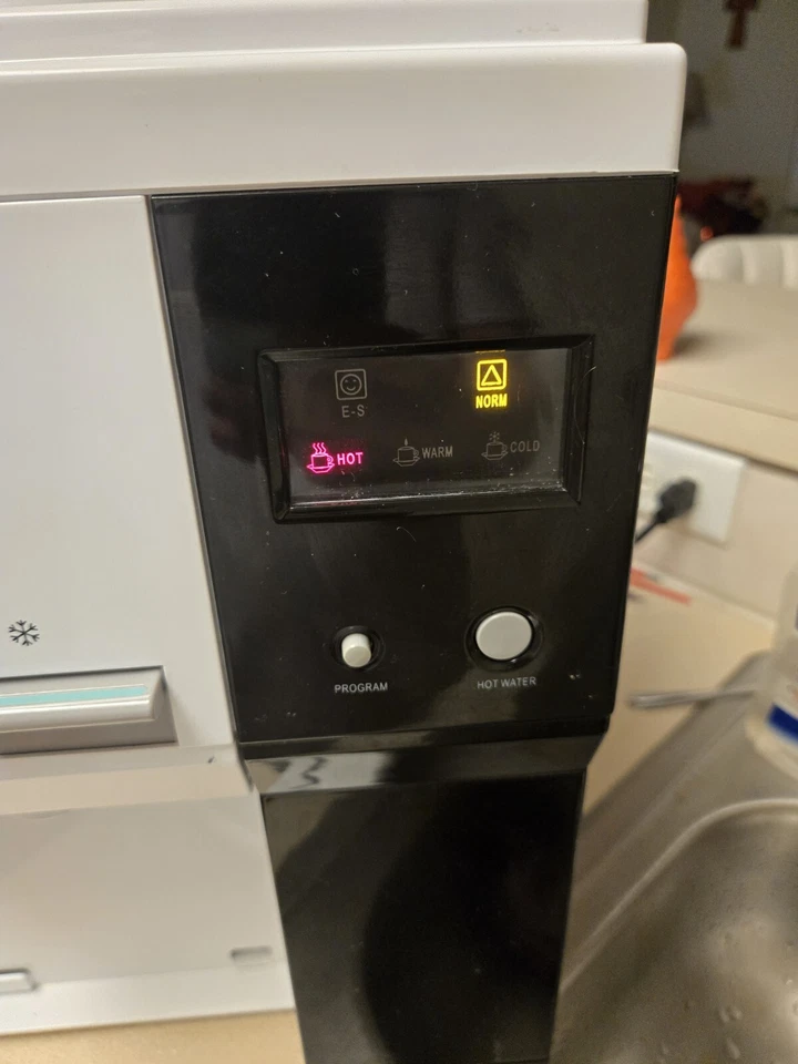 AVANTI EROGATORE ACQUA DA TAVOLO CALDO FREDDO GUC WD31EC perfetto per casa e ufficio - Immagine 4 di 4