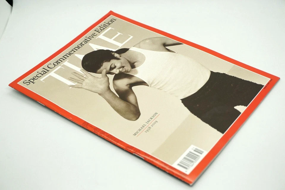 TIME MAGAZINE - MICHAEL JACKSON (1958 - 2009). Special Commemorative Edition. - Image 3 of 4