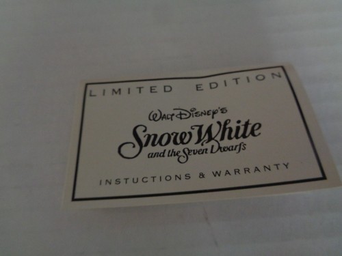 Disney RARE LTD ED #20826/5000 Snow White & The 7 Dwarfs Watch & Case NOS - Picture 9 of 13