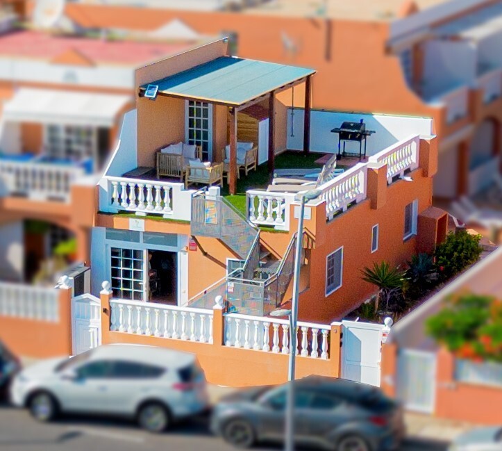 Nuevo apartamento de lujo de 2 dormitorios centro de Caleta de Fuste piscina 4 personas