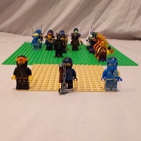 LEGO Minifigure Ninjago Lot 26 Pcs Pythor Garamadon Sensi Wu