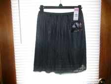 NWT VINTAGE VANITY FAIR SLIP BLACK NYON HALF SLIP SZ MED