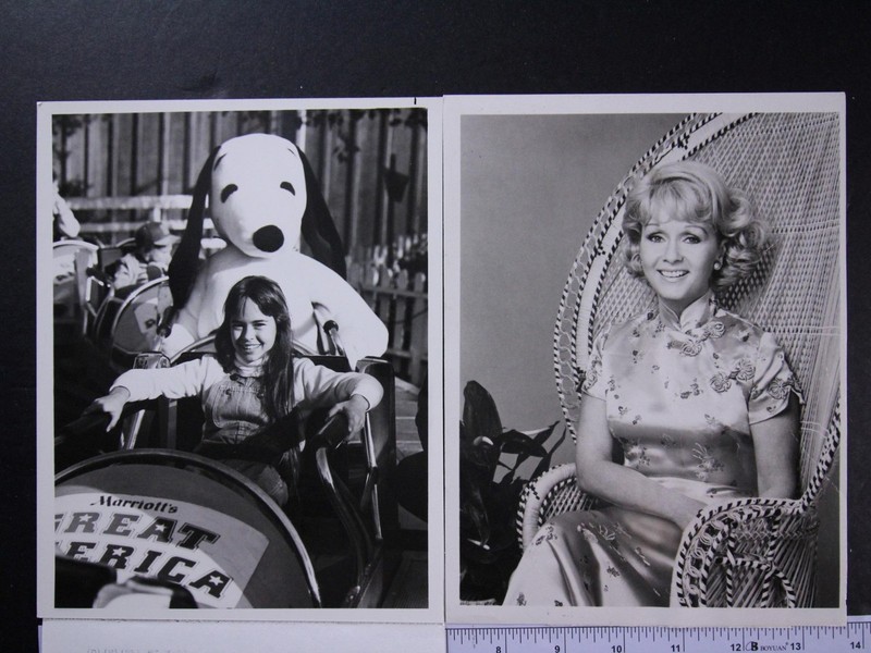 LOT: 48 1980s TV/MOVIE PRESS 7 x 9 PHOTOS as seen in my 24 Photos (id5152)
