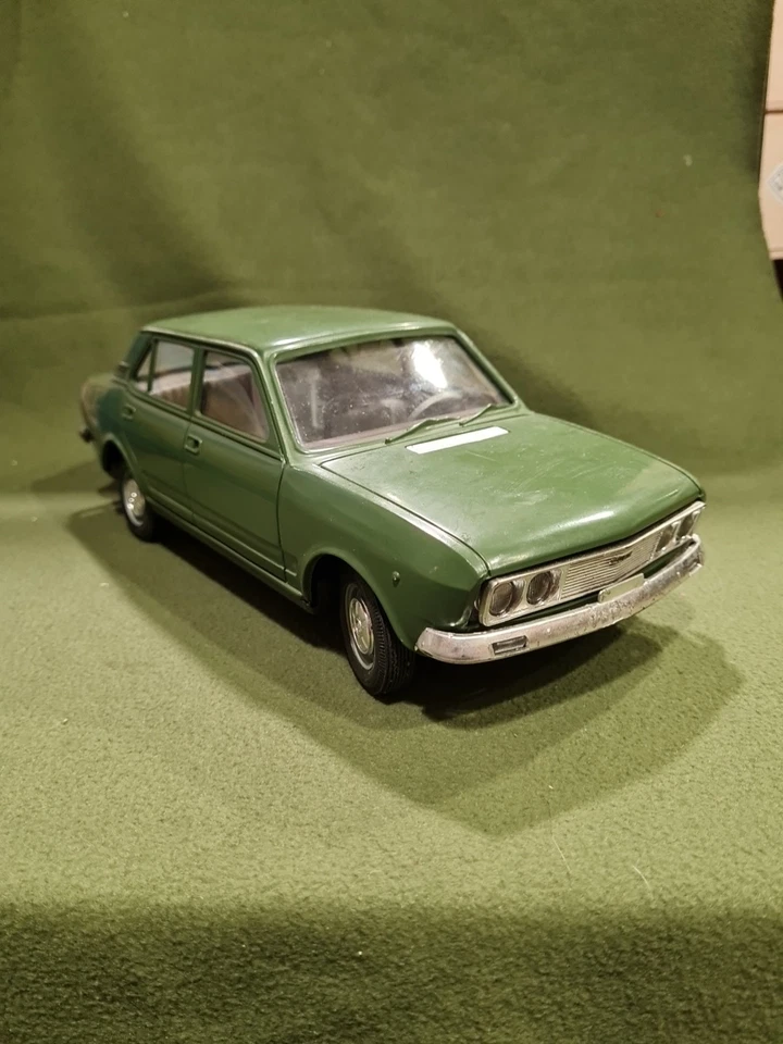 POCHER 31 FIAT 132 PLASTICA SCALA 1:10 CM 32 - Immagine 2 di 4