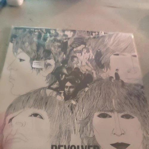 Beatles 3 Album Lot (2 Sgt.peppers& Revolver Albums)