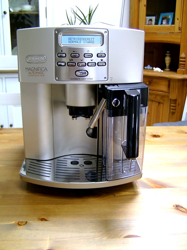 DeLonghi Magnifica ESAM 3500S Autocappuccino, Generalüberholt, Gewährleistung