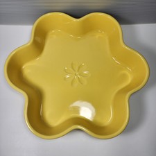 Chantal Yellow Quiche Baking Dish 2 qt. Flowe...