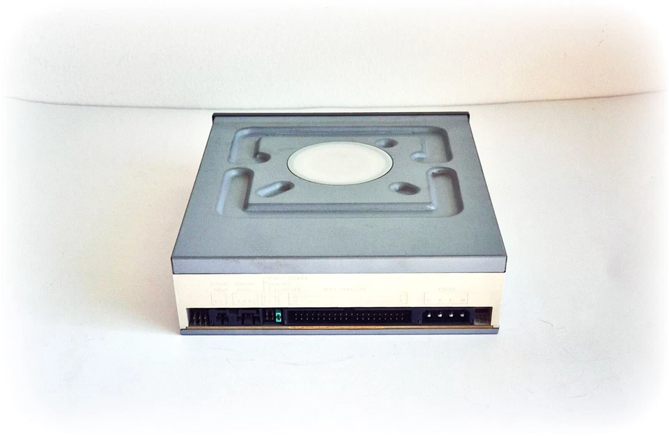 Masterizzatore DVD Lite-On LH-18A1P PATA/IDE - Immagine 2 di 2