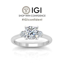 IGI 2,00ct E/VS1 Cushion & Round Diamond Trilogy Ring in Platin