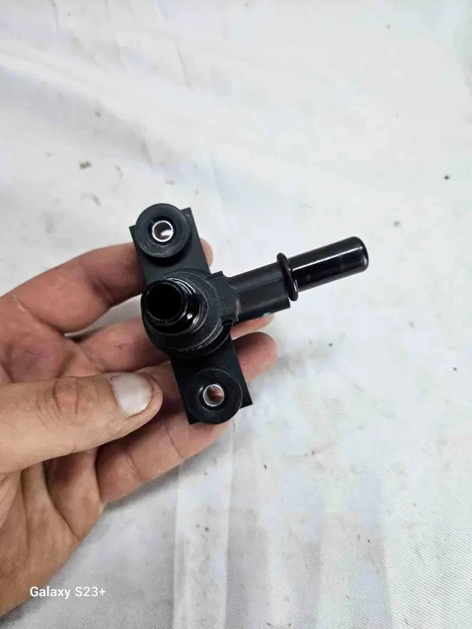 Válvula de purga de bote EcoBoost Ford Mustang F150 Explorer AU5Z9C915B Foto 2 de 3