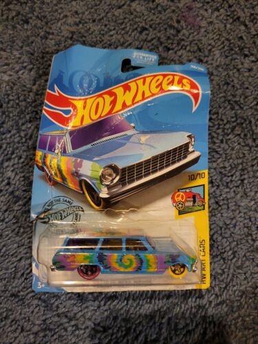 Hot Wheels 2017 Carded -- HW art cars 10/10.