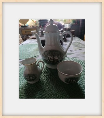 Avon Vintage Porzellan -Set(Kaffeekanne Milchkännchen &Zuckerdose mit Goldrand
