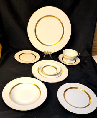 Vintage 40's Theodore Haviland Gotham China Service for 4~ 32 Pcs  Gold Rim -USA