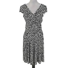WHBM Dress Womens 6 White Black Stretch Knit Ruched Side Fit n Flare Bodycon