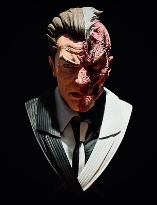Handbemalte Two Face Büste Batman Harvey Dent Fan Art Sammlerstück