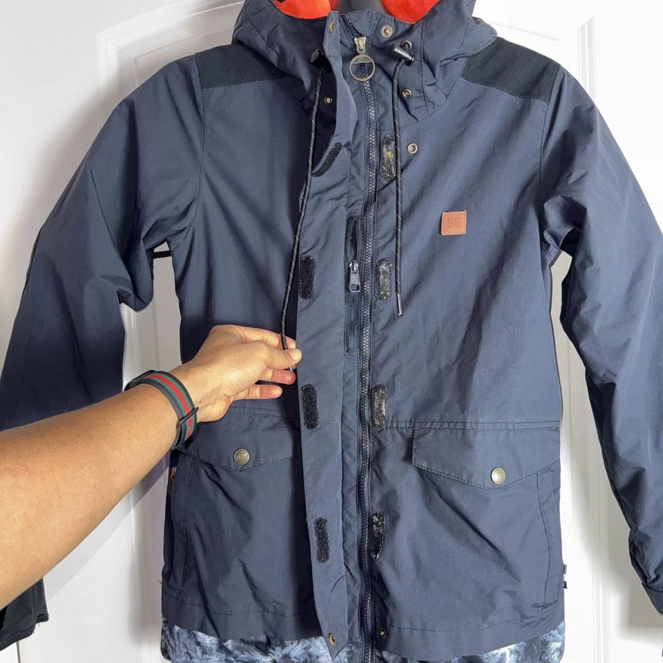 Chaqueta de Snowboard DC Shoes 10K Impermeable, Aislada Para Hombre Talla Mediana Negra Foto 3 de 4