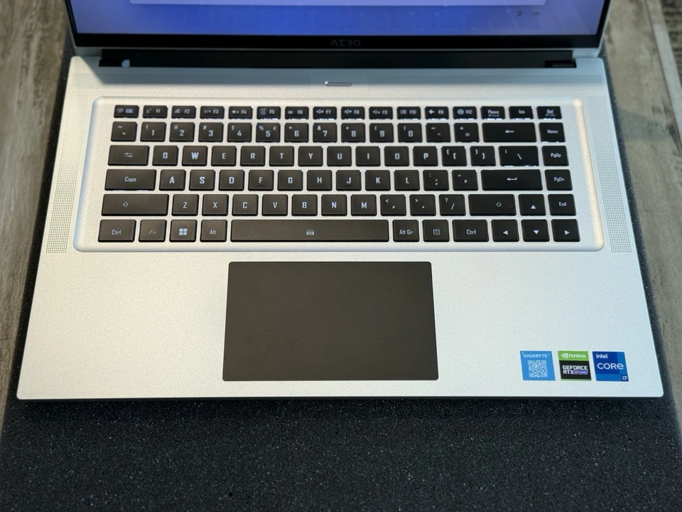 Gigabyte AERO 16 | i7-12700H | RTX 3070 Ti | 16GB RAM | 2TB SSD | 16" 4K OLED - Image 4 of 4