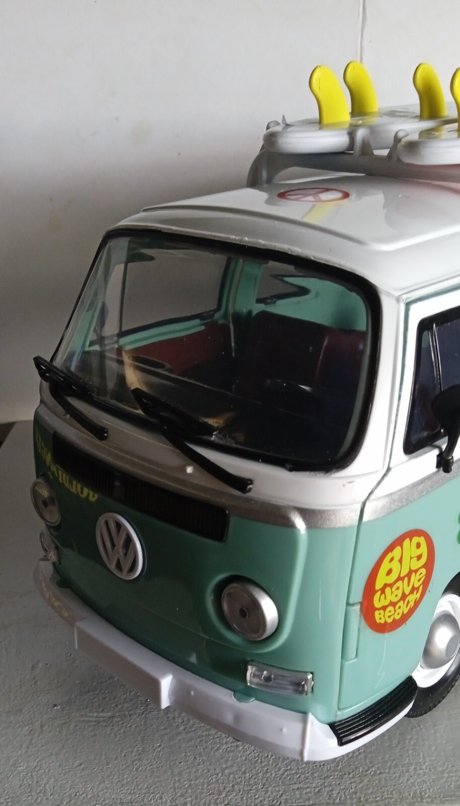 VOLKSWAGEN VW Bus Model Toy Camper Van 114 T2 Type 2 Friction Drive