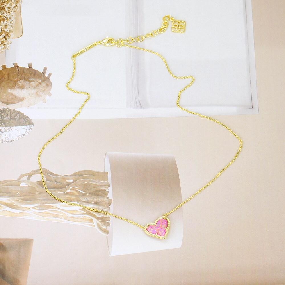 NWOT Kendra Scott Ari Heart Kyocera Opal Rose Pink Necklace Gold