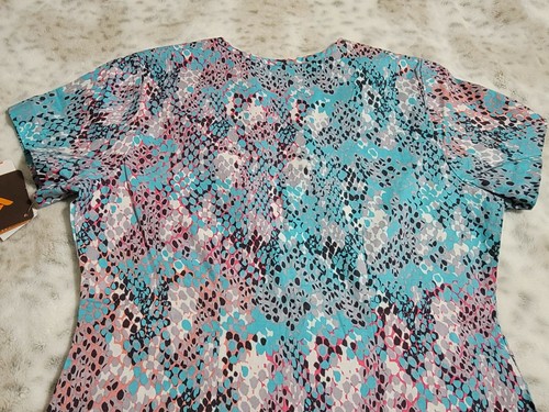 NRG by Barco Scrub Top Small Multicolor Stretch 4 ways side pockets RTL $38 NWT - Picture 9 of 10