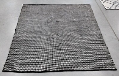 IVORY / BLACK 6' X 6' Broken Thread Rug, Reduced Price 1172721000 MTK345D-6SQ