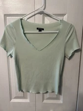 WILD FABLE Women's Pastel Green Short Sleeve Ribbed Knit V-Neck Top, Size M