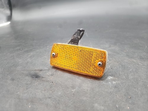 BMW E30 FRONT SIDE MARKER LIGHT SIDLER # 1176 OEM 1751364 E6-371