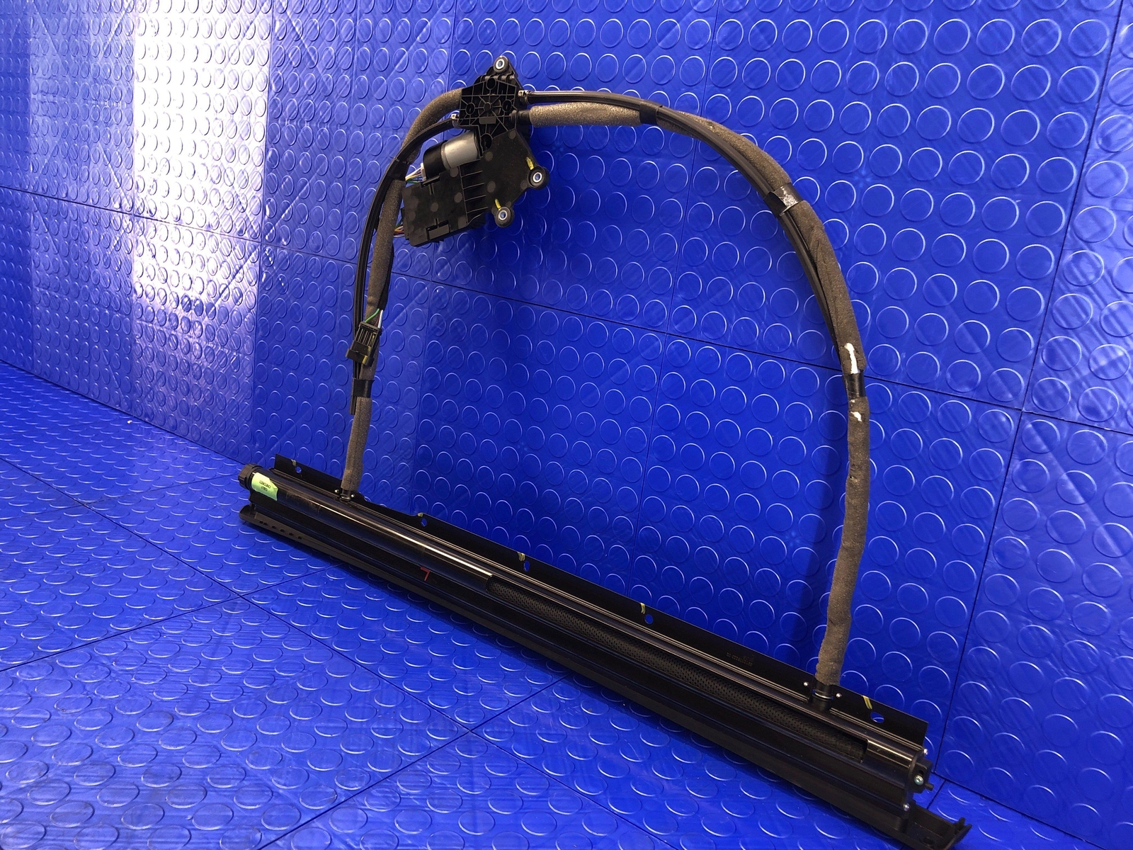 2014-2021 MASERATI QUATTROPORTE LEFT REAR DOOR SUNSHADE BLIND BLACK 670119706