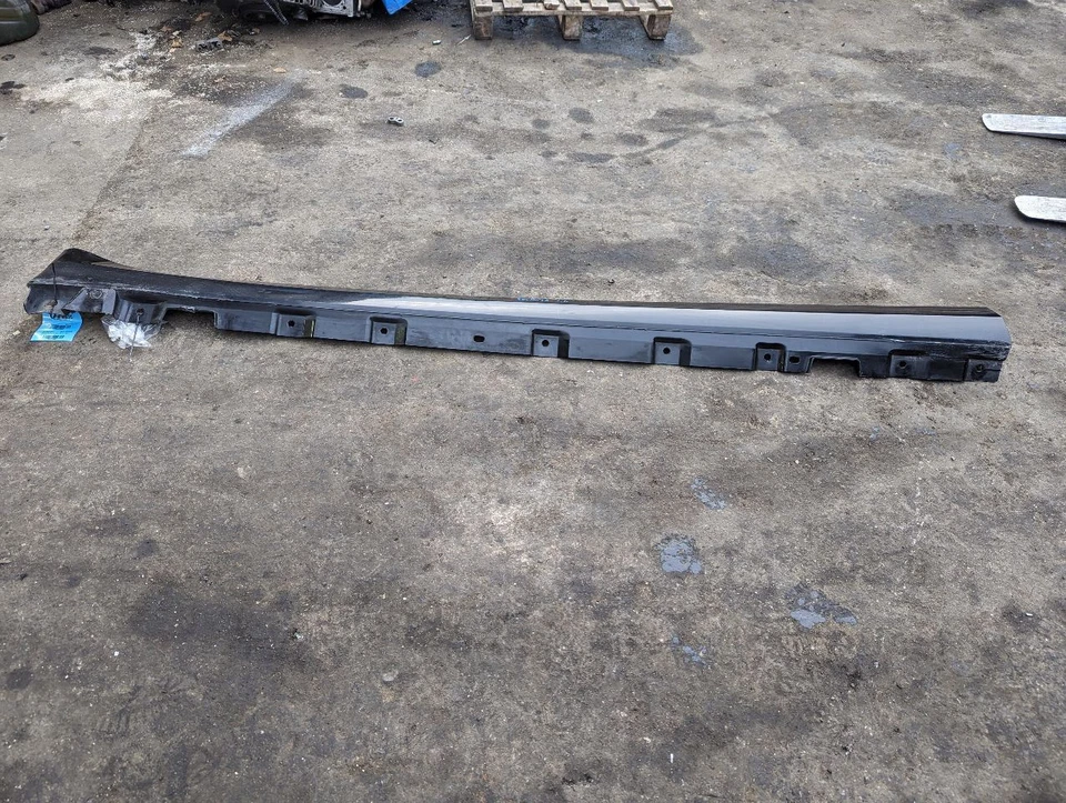 2014 2015 2016 2017 MERCEDES BENZ S550 DRIVER ROCKER PANEL MOLDING - Image 2 of 4