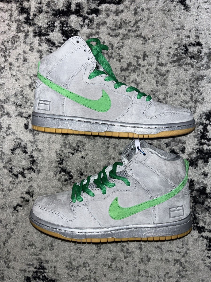 Size Nike SB Dunk High Silver Box