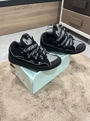 Lanvin Curb