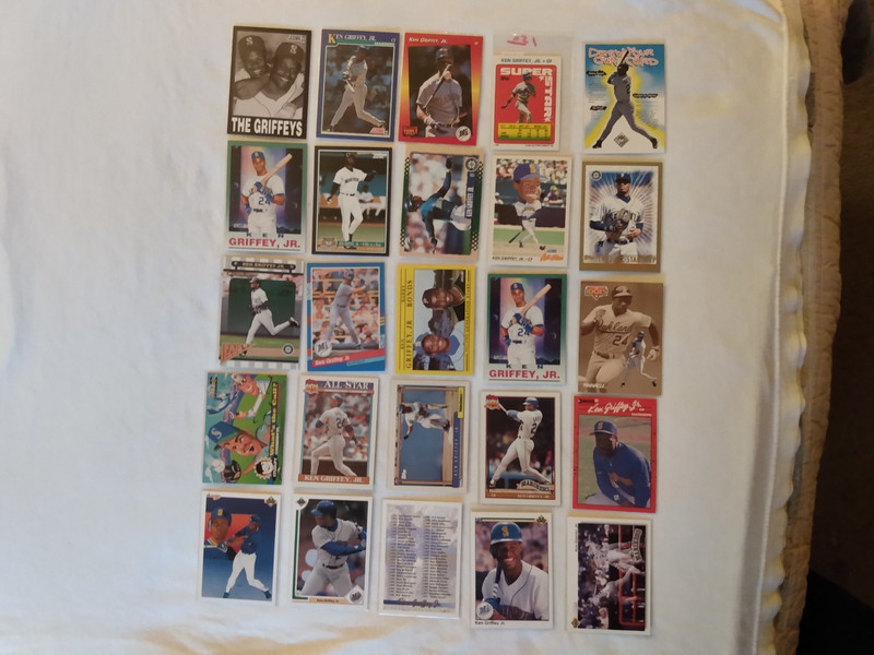 KEN GRIFFEY JR 25 DIFFERENT BASEBALL CARDS
