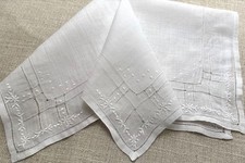 VINTAGE HANKY 1940s WHITE FINE COTTON PUNCH WORK FLORAL EMBROIDERY HEMSTITCHED